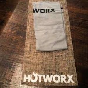 Selling hotworx yoga mat and towel